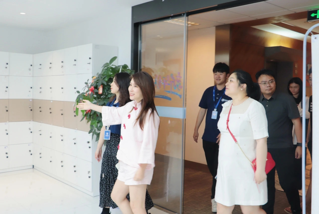 厦门大学四院师生赴新航道厦门学校参访交流
