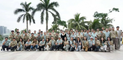 椰风伴歌声，万人赴三亚：一场文旅与消费的双向奔赴